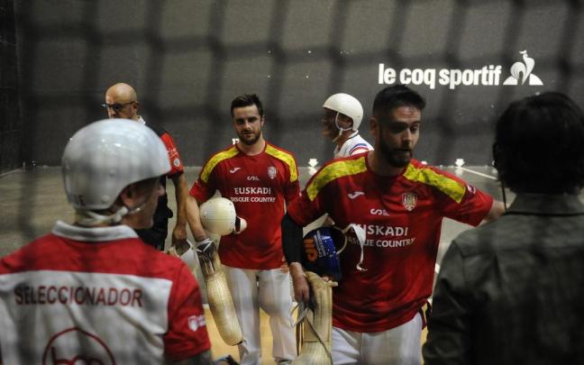 Cosme Agirre y Rubén Bailo, tras ganar a México.