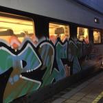 Un grafiti en un tren de Renfe.