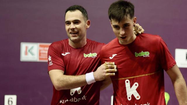 En imágenes: Jaka-Iztueta se clasifican para las semifinales del Campeonato de Parejas tras derrotar a Zabala-Martija en el frontón Uarkape de Arrasate.