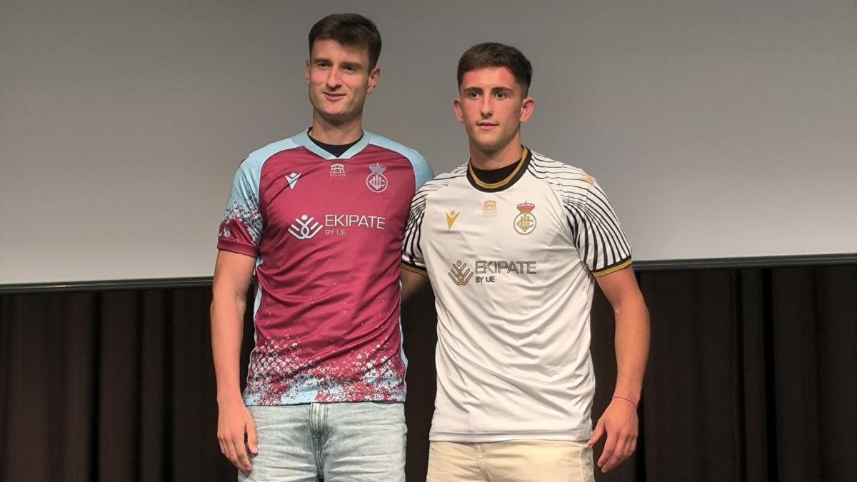 Gaizka Martínez con la segunda equipación, y Aitor Galarza con la local