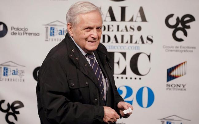 Carlos Pumares nació en Portugalete en 1943.