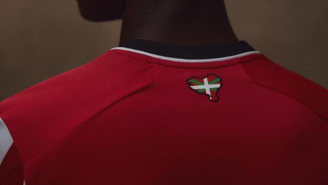 La nueva camiseta, motivo de discordia política. / ATHLETIC CLUB