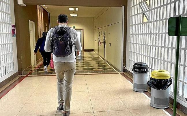 El Hospital Donostia, totalmente limpio ayer.