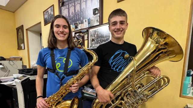 Leire Odriozola y Aitor Murguzur debutarán este domingo en la banda.