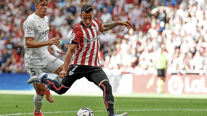 Álex Berenguer, en el partido de Liga en San Mamés frente al Valencia.