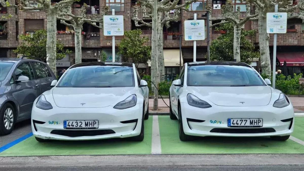 Los dos Teslas disponibles para su alquiler en Beasain