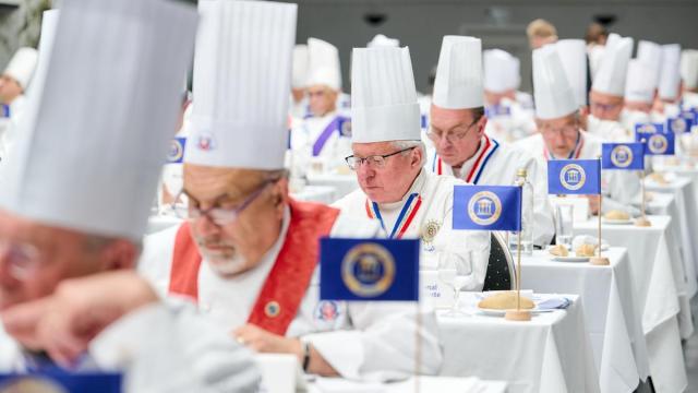 Chefs y sumillers de élite actuaron como jurados en una cata a ciegas.