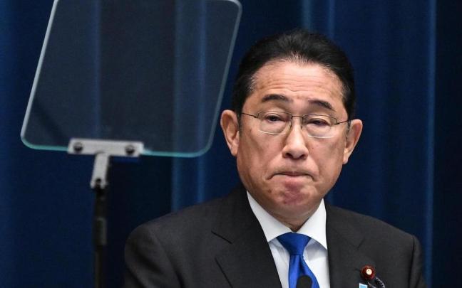 Fumio Kishida durante su comparecencia.