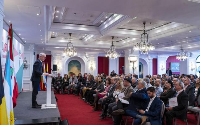 Urkullu durante la inauguración del VIII Congreso Mundial de Colectividades Vascas en el Exterior.
