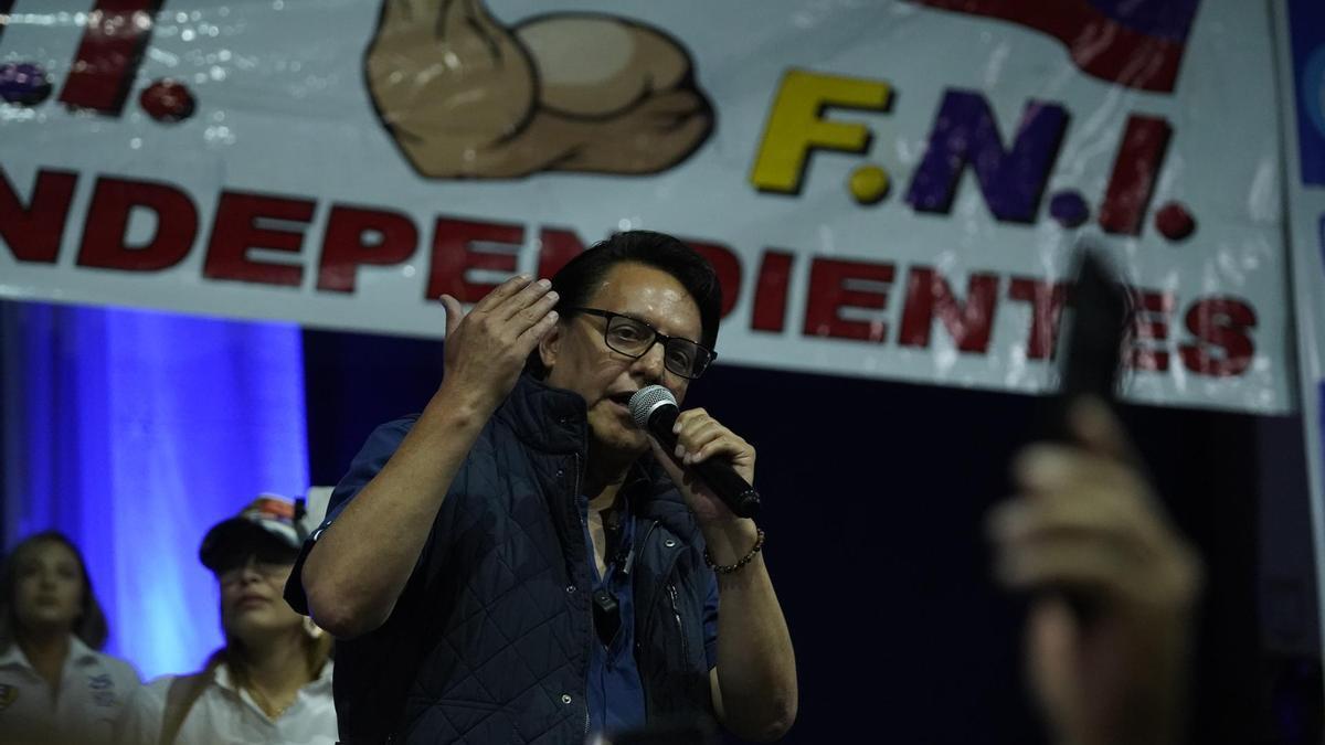 El candidato presidencial de Ecuador Fernando Villavicencio en un mitin, minutos antes de ser asesinado.