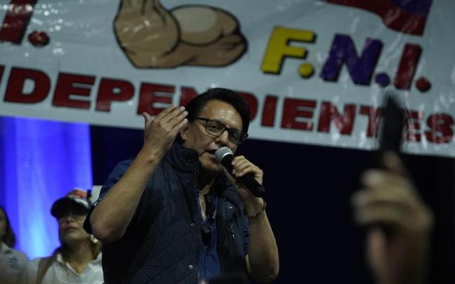 El candidato presidencial de Ecuador Fernando Villavicencio en un mitin, minutos antes de ser asesinado. El candidato presidencial de Ecuador Fernando Villavicencio en un mitin, minutos antes de ser asesinado.