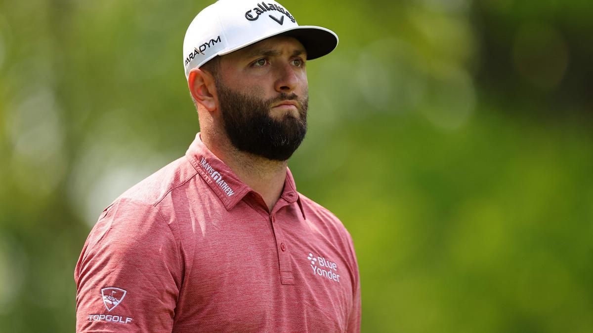 Jon Rahm con rostro serio en el Campeonato de la PGA.