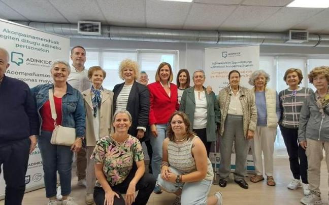 La presentación del programa de Adinkide ha tenido lugar esta mañana en el centro social para personas mayores Luis Mariano de Irun.