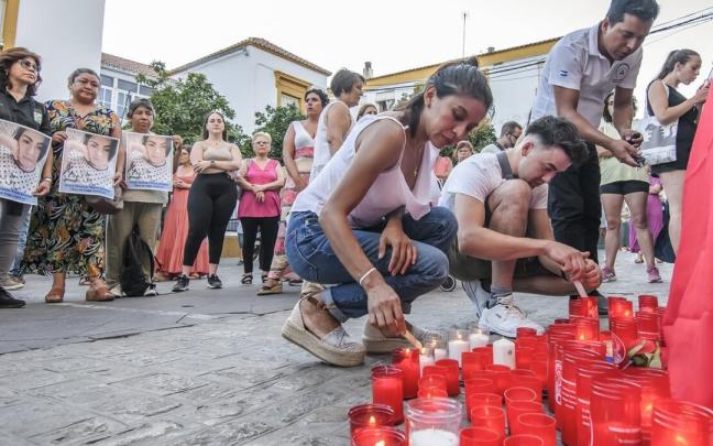 Vecinos de Utrera recuerdan a la joven asesinada Erica Vanessa.