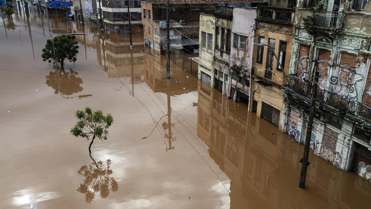 La ciudad de Porto Alegre, en Brasil, inundada tras la crecida del lago Guaíba.