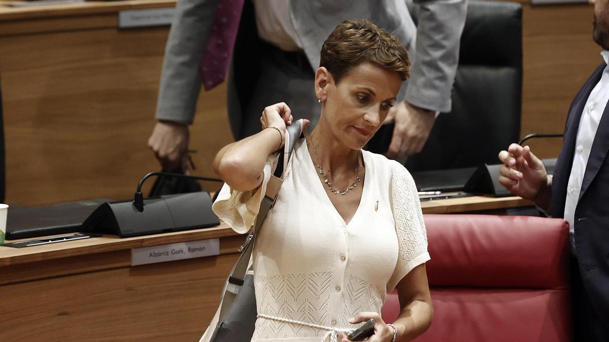 La candidata socialista María Chivite en el Parlamento foral.