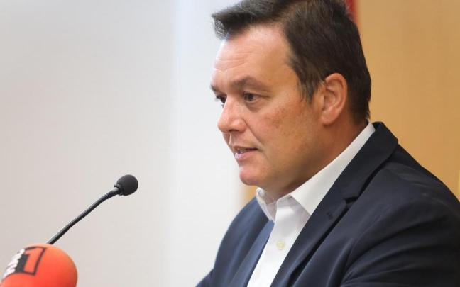El presidente del Consejo Superior de Deportes (CSD), Víctor Francos, atiende a los medios. El presidente del Consejo Superior de Deportes (CSD), Víctor Francos, atiende a los medios.