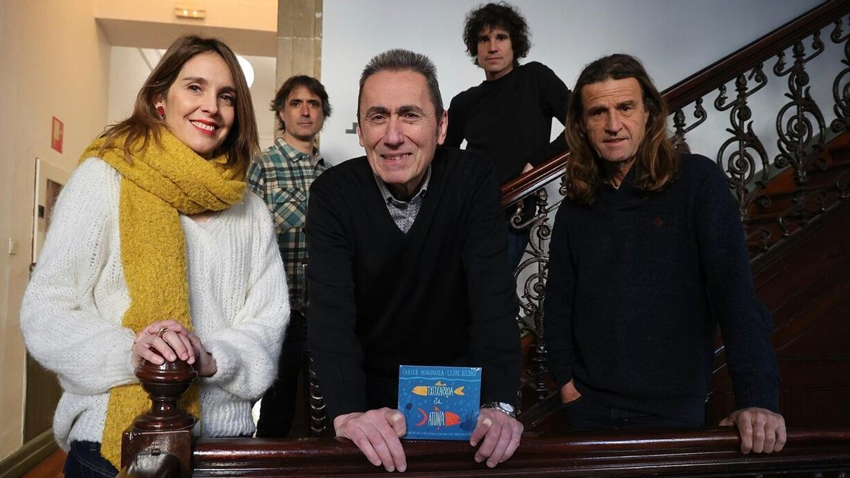 Jabier Muguruza ha presentado en Donostia 'Txitxarroa eta Altuna', su sexto disco infantil.
