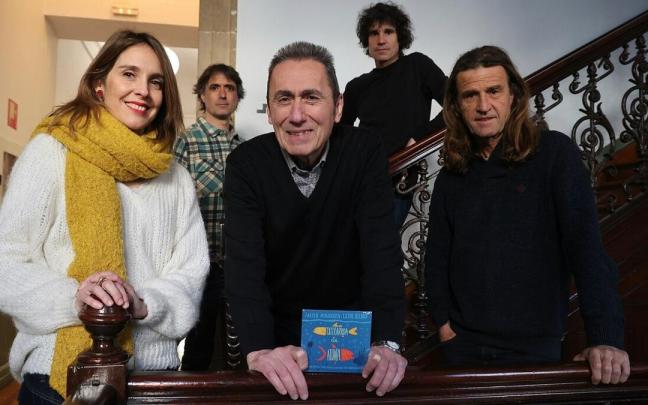 Jabier Muguruza ha presentado en Donostia 'Txitxarroa eta Altuna', su sexto disco infantil.