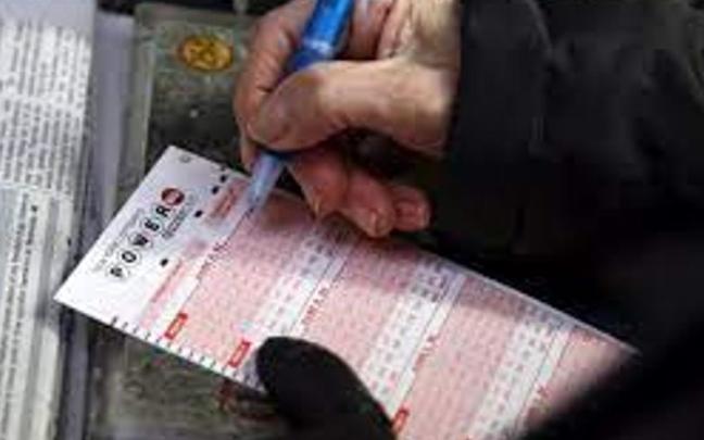 Boleto de la lotería Powerball.