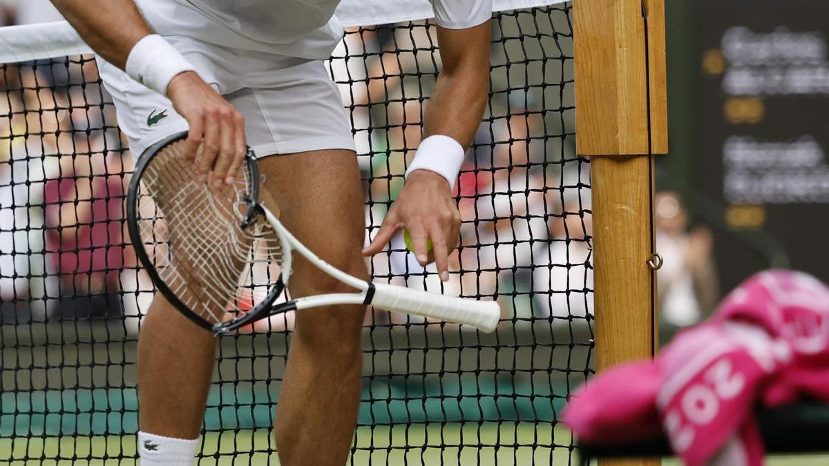 Así quedó la raqueta de Djokovic.