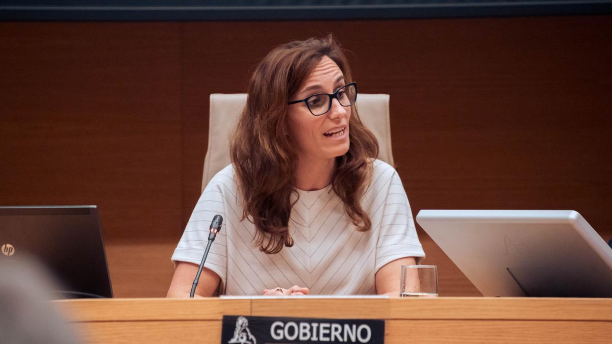 Mónica García, cuyo ministerio de Sanidad rechaza la propuesta de intermediación ante la huelga médica propuesta por Euskadi, Castilla La Mancha y canarias.
