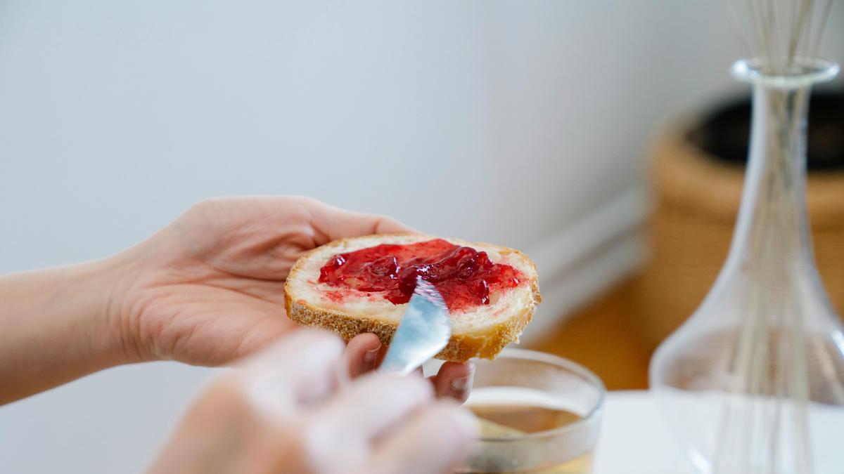 El desayuno que tomas a diario y que podría poner en peligro tu salud: "Es mejor que no desayunes"