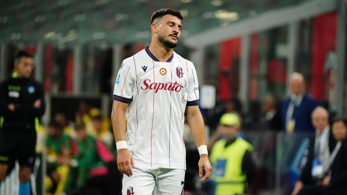 Riccardo Orsolini lamenta una ocasión desperdiciada.