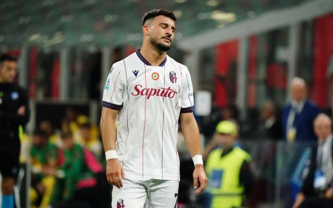 Riccardo Orsolini lamenta una ocasión desperdiciada.