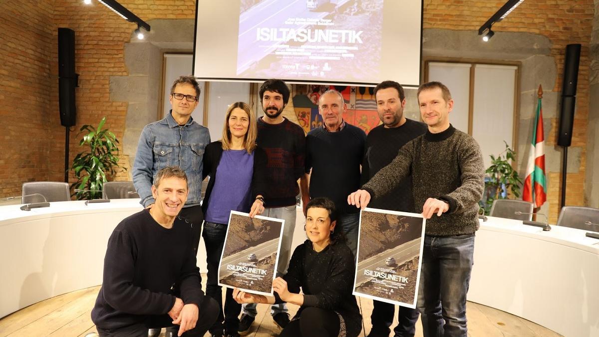 Presentación del documental 'Isiltasunetik munduari begira' en enero del año pasado.