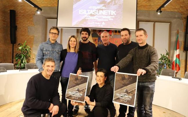 Presentación del documental 'Isiltasunetik munduari begira' en enero del año pasado.