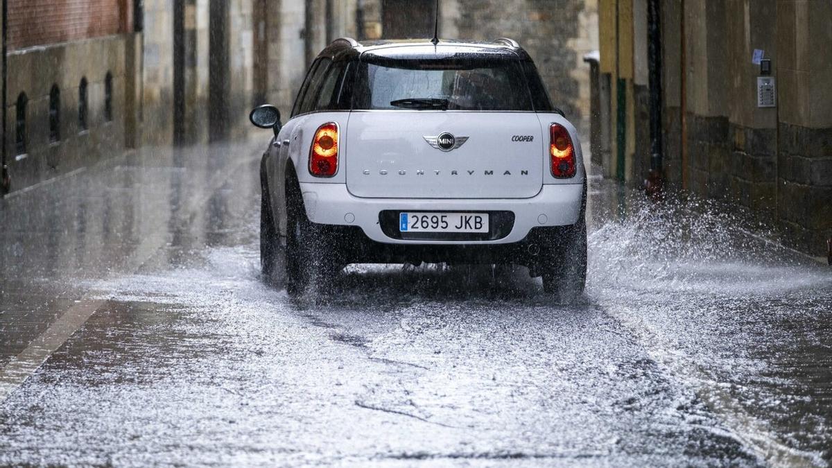 Imagen de una tormenta en Pamplona