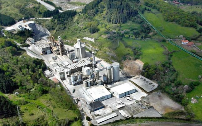 Instalaciones de la cementera en Arrigorriaga