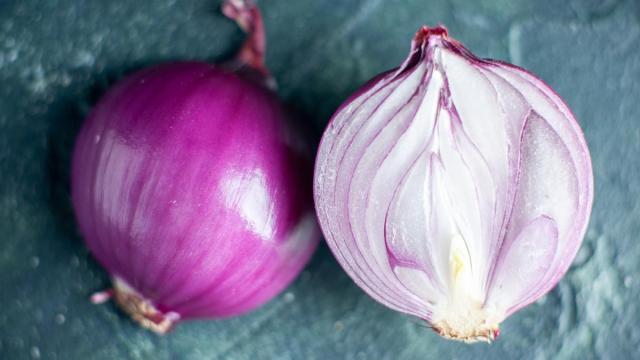 La cebolla es una de las verduras más versátiles de la cocina