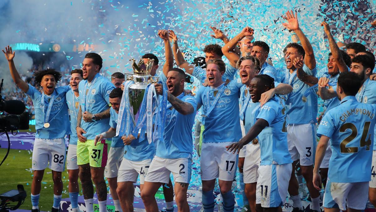 Los jugadores del Manchester City celebran su último título de la Premier League, en la temporada 2023-24.