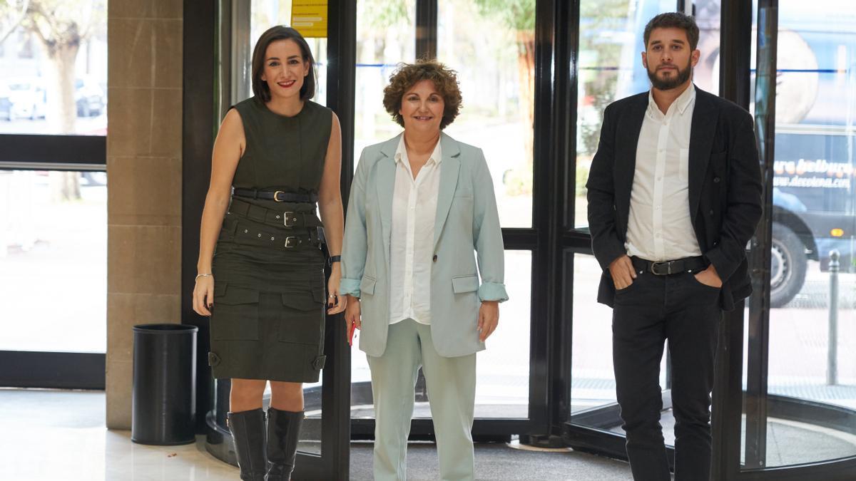 La coordinadora de Podemos Euskadi, Pilar Garrido, junto a los dirigentes David Soto y Garbiñe Ruiz.