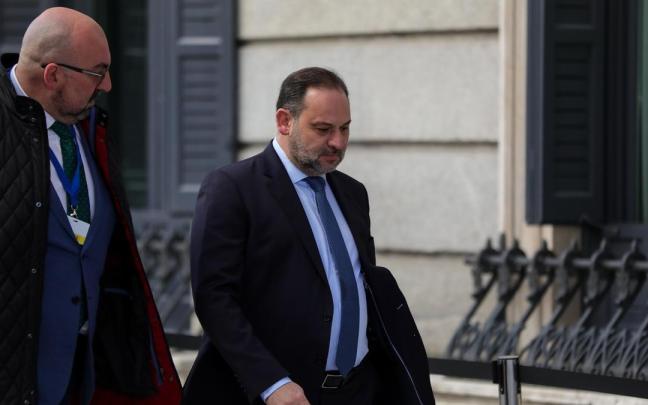 El exministro de Transportes y Agenda Urbana, José Luis Ábalos, y el asesor Koldo García, en una imagen de archivo.