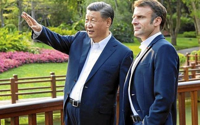 Emmanuel Macron junto a Xi Jinping el pasado viernes. | FOTO: EFE