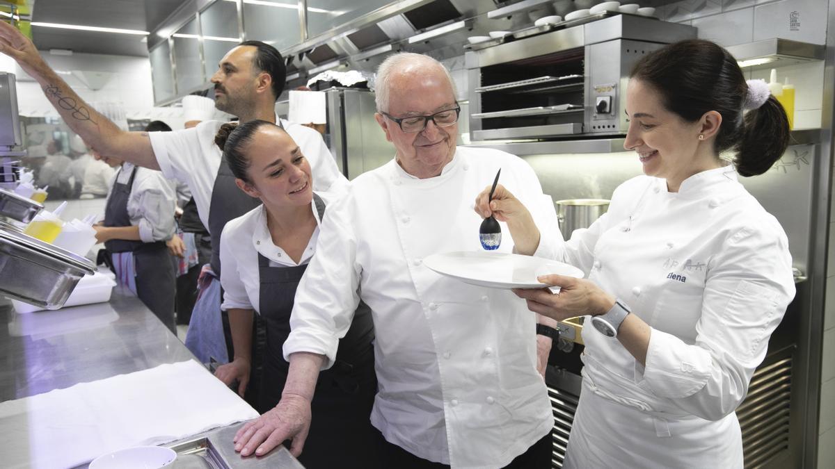 Juan Mari y Elena Arzak comparten su pasión por la cocina.