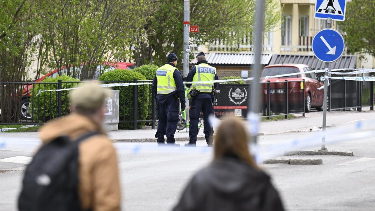 La policía sueca en el lugar del tiroteo.