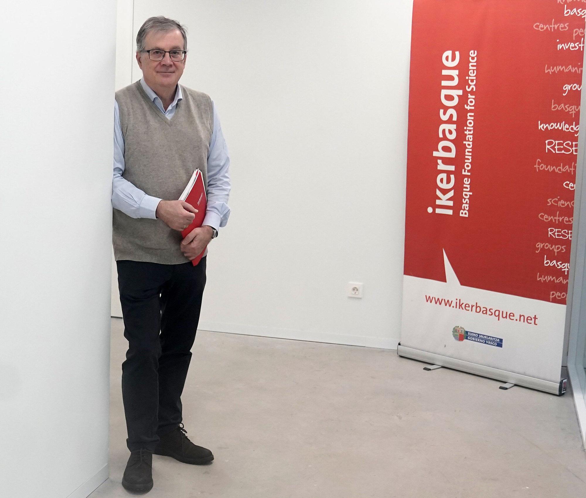 Fernando Cossío en la sede de Ikerbasque.