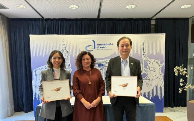 Amorebieta-Etxano recibe al embajador de Japón