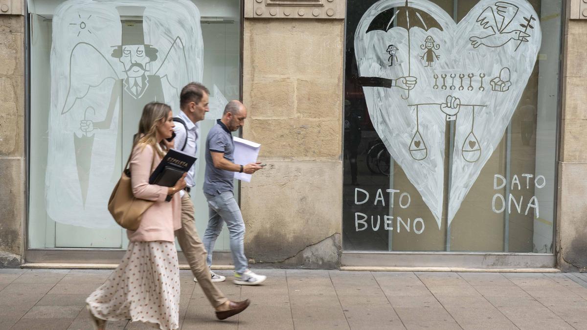 Informazio horretatik kanpoko irudia.