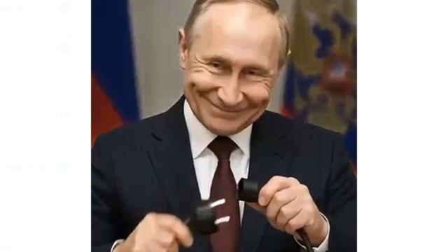 El presidente ruso, Vladímir Putin, cortando el suministro eléctrico en un meme. / X El presidente ruso, Vladímir Putin, cortando el suministro eléctrico en un meme.