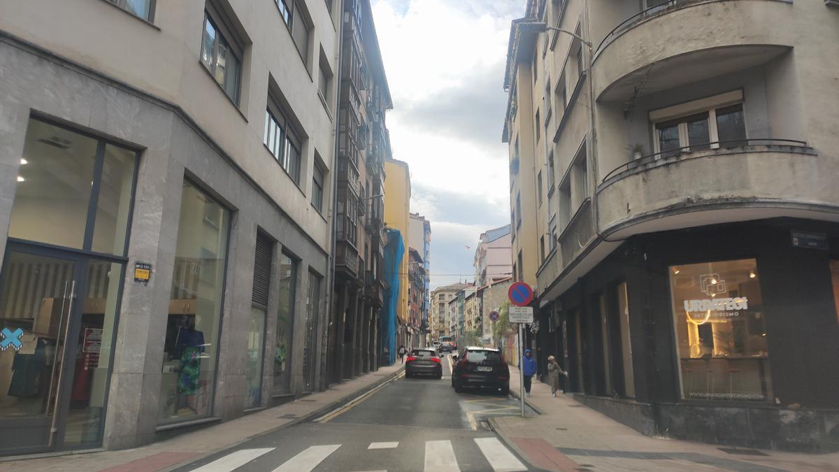 Vista general de la calle Arragüeta, que va a ser objeto una una transfomación urbana a lo largo del último trimestre de 2025.