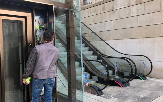 Gasteizko Udalak Oronari esleitu dizkio Erdi Aroko hiriguneko eskailera mekanikoak berritzeko eta mantentzeko lanak.