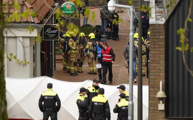 Países Bajos confirma una "toma con rehenes" en una cafetería del este del país.