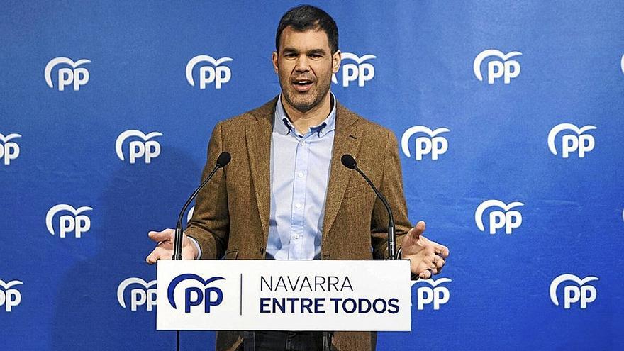 El presidente del PPN, Javier García, ayer en la sede del Partido en Pamplona. | FOTO: IBAN AGUINAGA