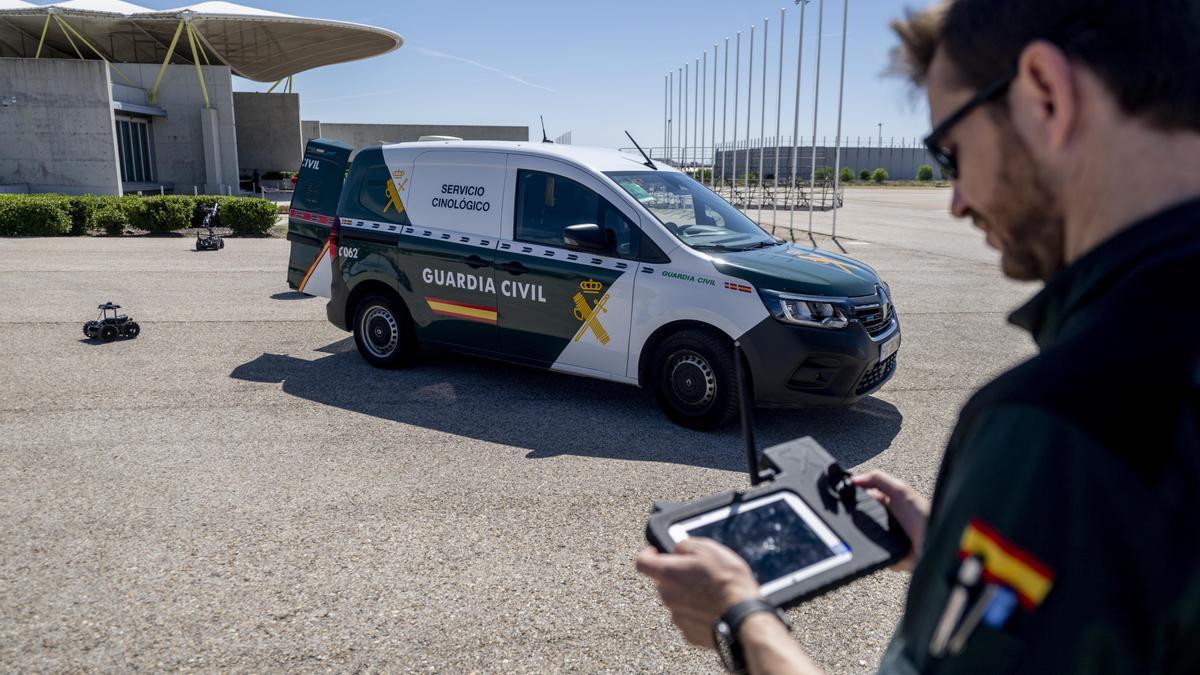 Una furgoneta de la Guardia Civil