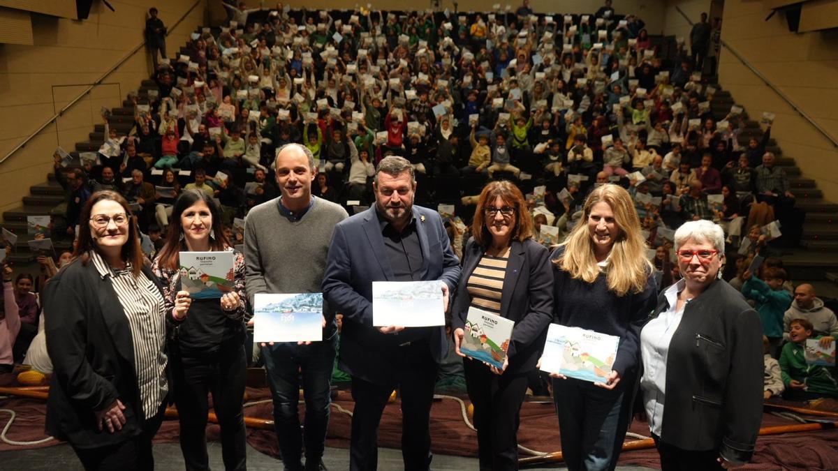 Zubialde, Lekuona, Enparan, Emazabel, Barredo, Ausan eta Atxukarro, argitalpenen aurkezpenean.